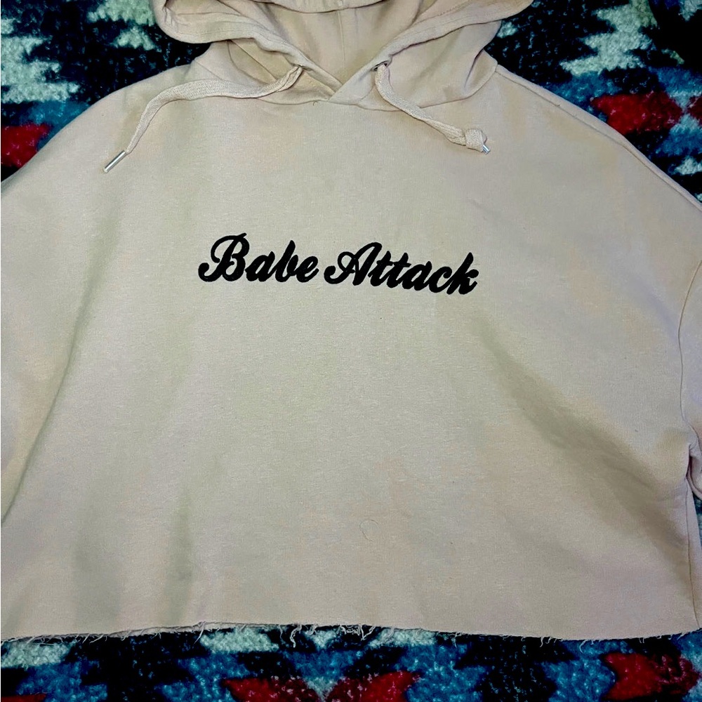 -beige/ light pastel pink cropped hoodie